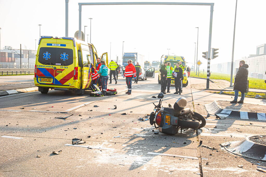 Motorrijder ernstig gewond bij aanrijding