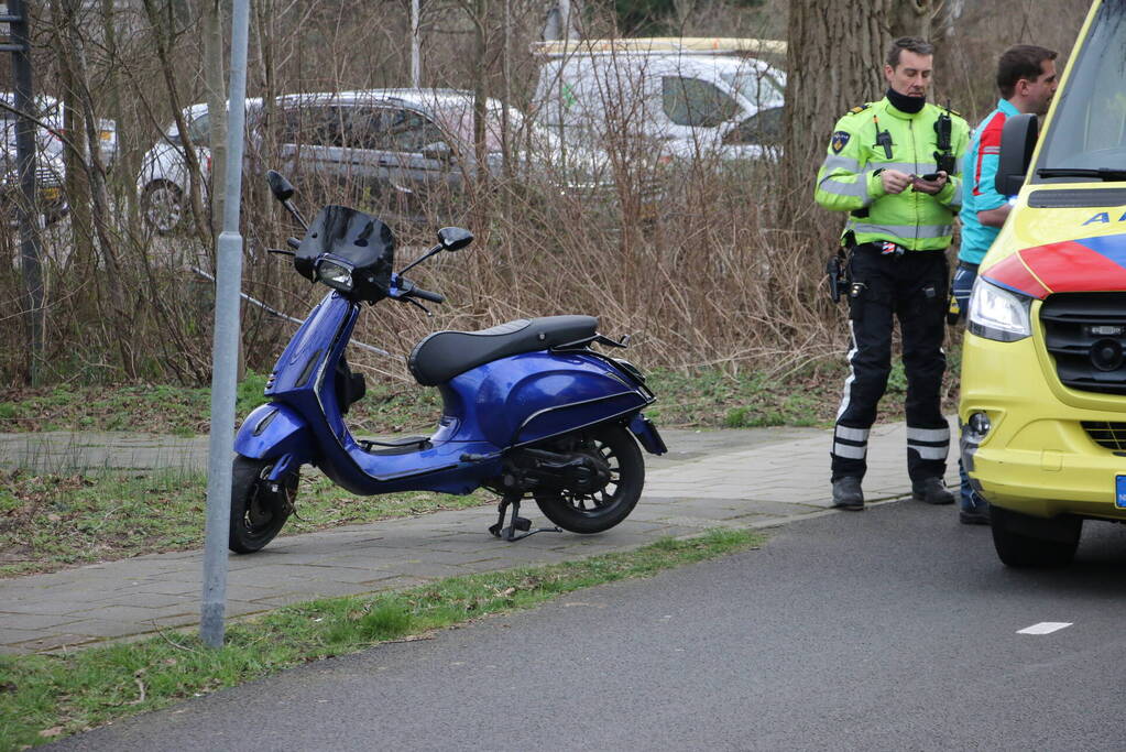 Fietser gewond bij botsing met scooterrijder