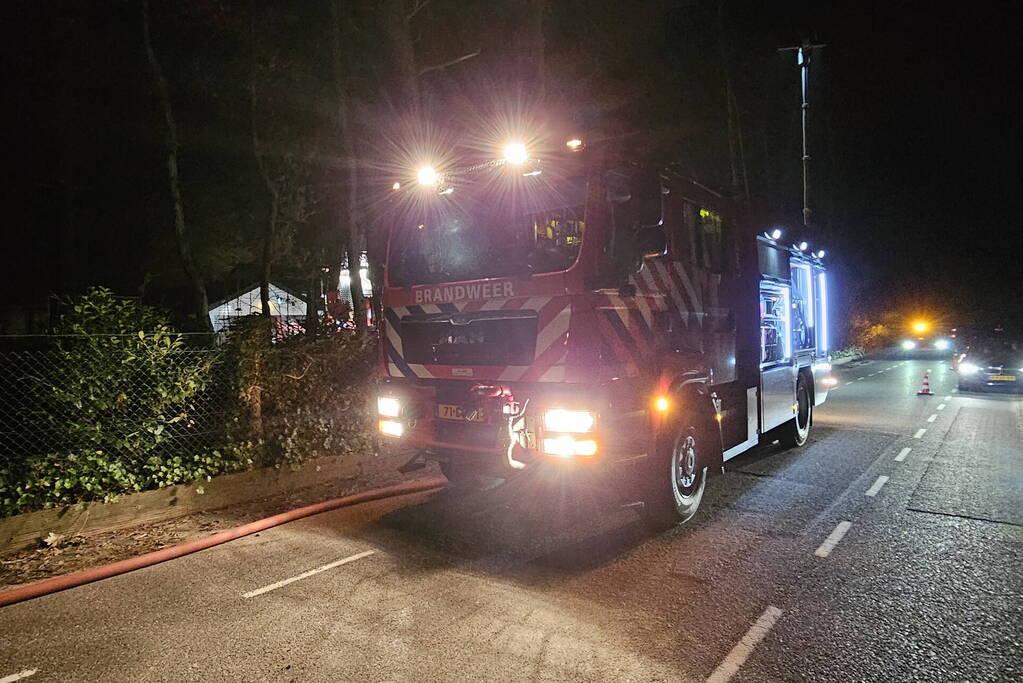 Brandweer dooft schoorsteenbrand