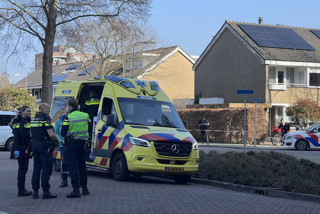 Hulpdiensten ingezet voor persoon met onbegrepen gedrag in flat