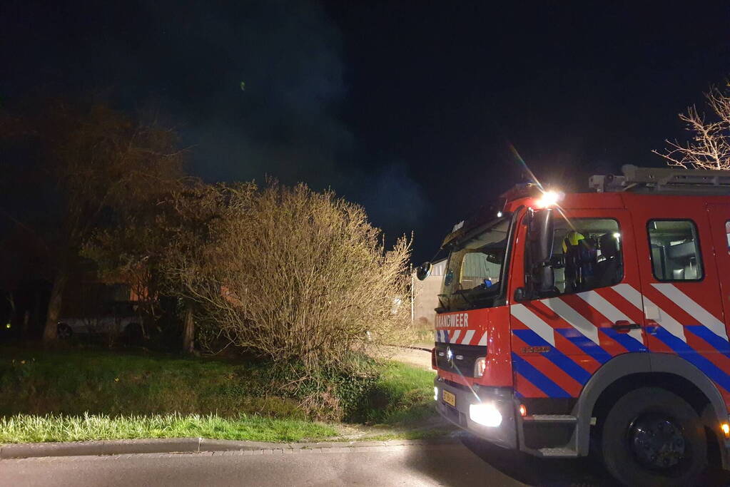 Uitslaande brand bij volkstuinencomplex