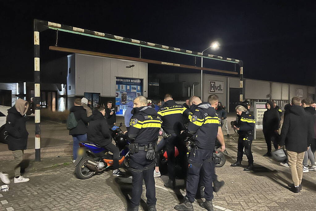 Grote scooter meeting gestopt door politie