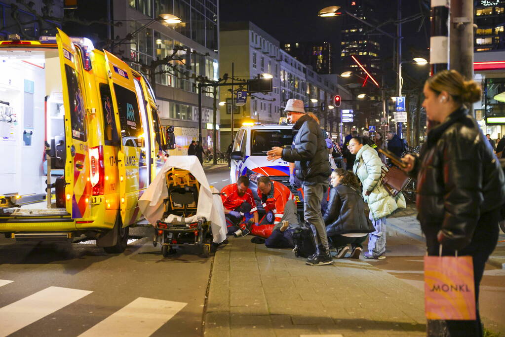 Voetganger gewond bij botsing met auto