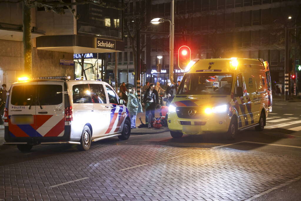 Voetganger gewond bij botsing met auto