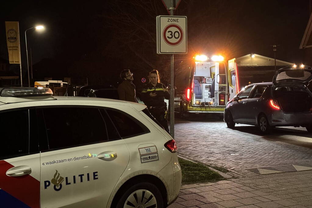 Oudere bestuurster gewond bij botsing