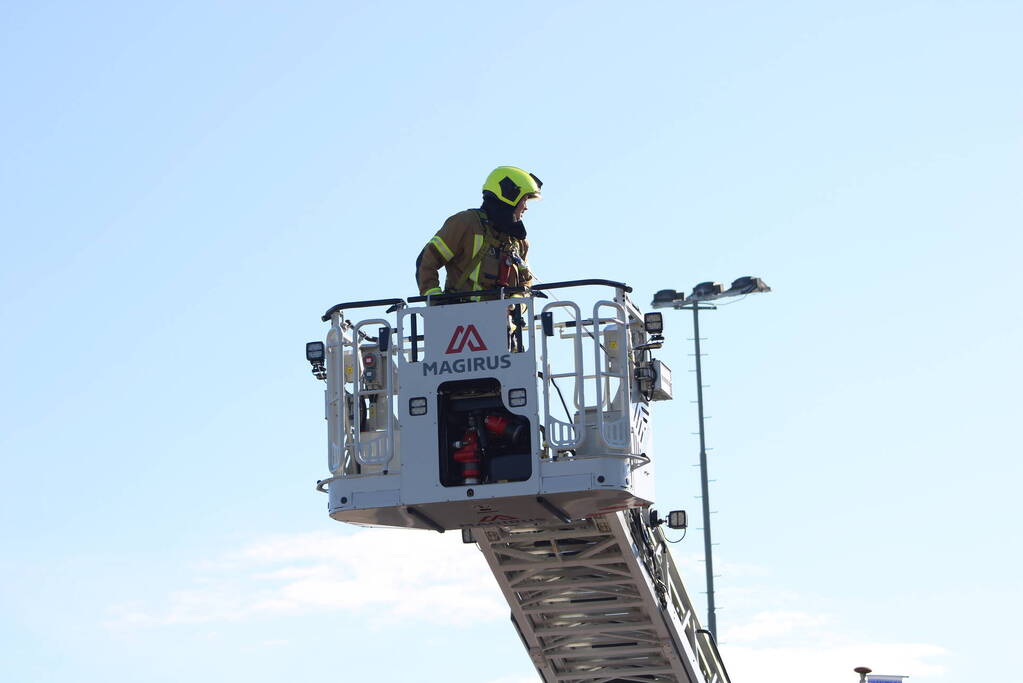 Brand in sporthal snel geblust