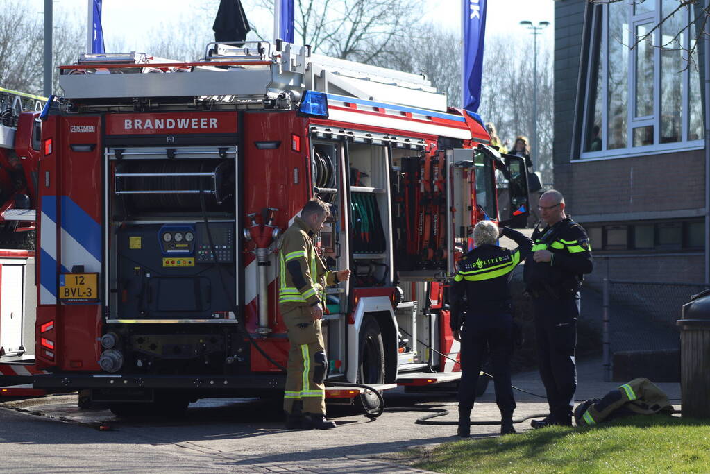 Brand in sporthal snel geblust