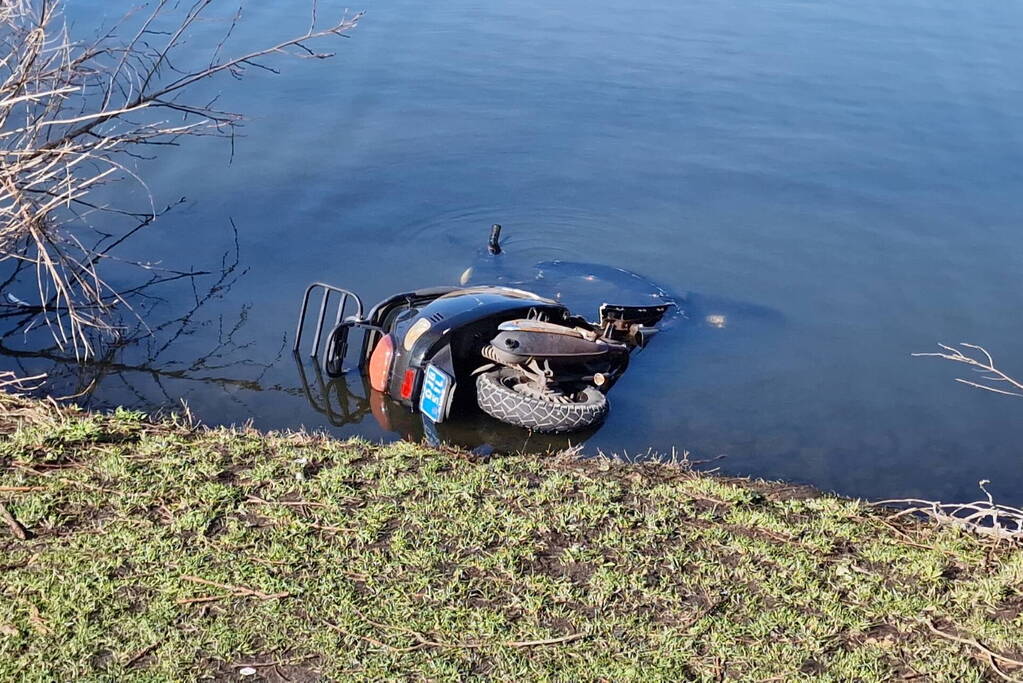 Politie lost schoten na gewapende overval