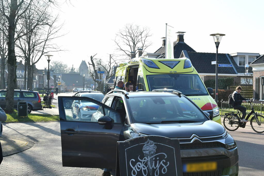 Jonge fietser aangereden door auto