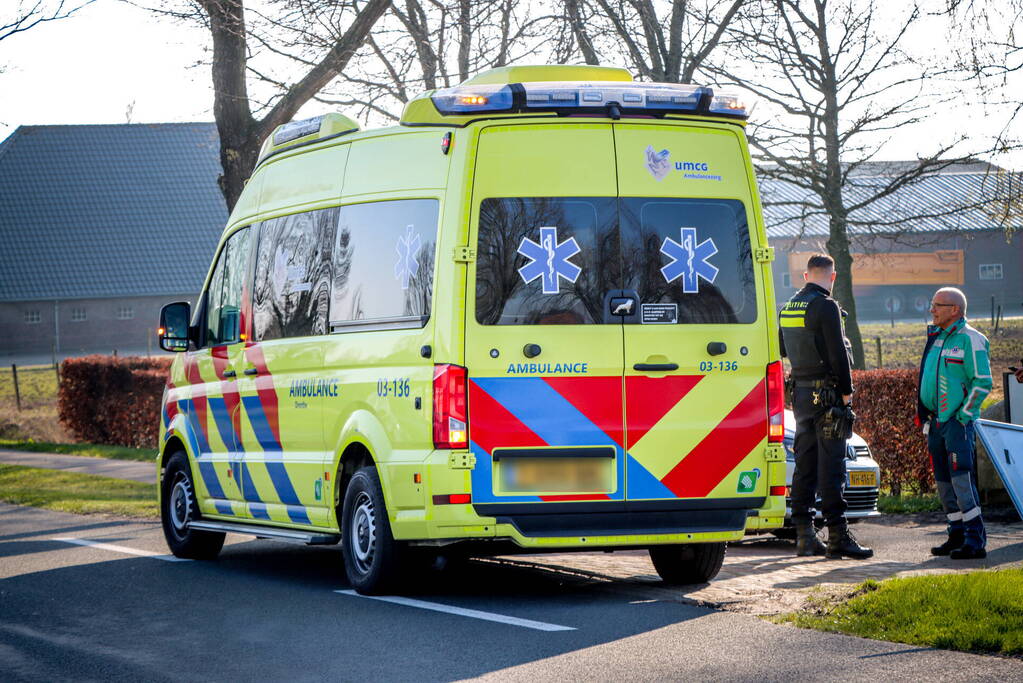 Automobilist gaat ervandoor na ongeval met drie andere auto's