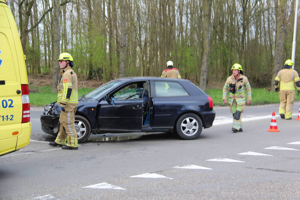 Veel schade bij ongeval op kruising