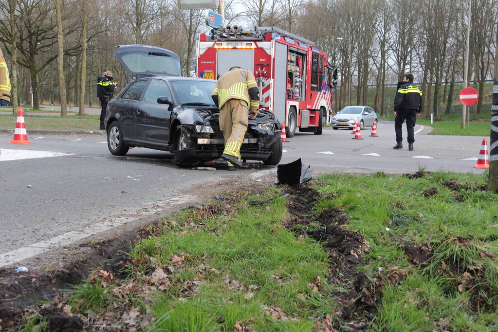 Veel schade bij ongeval op kruising