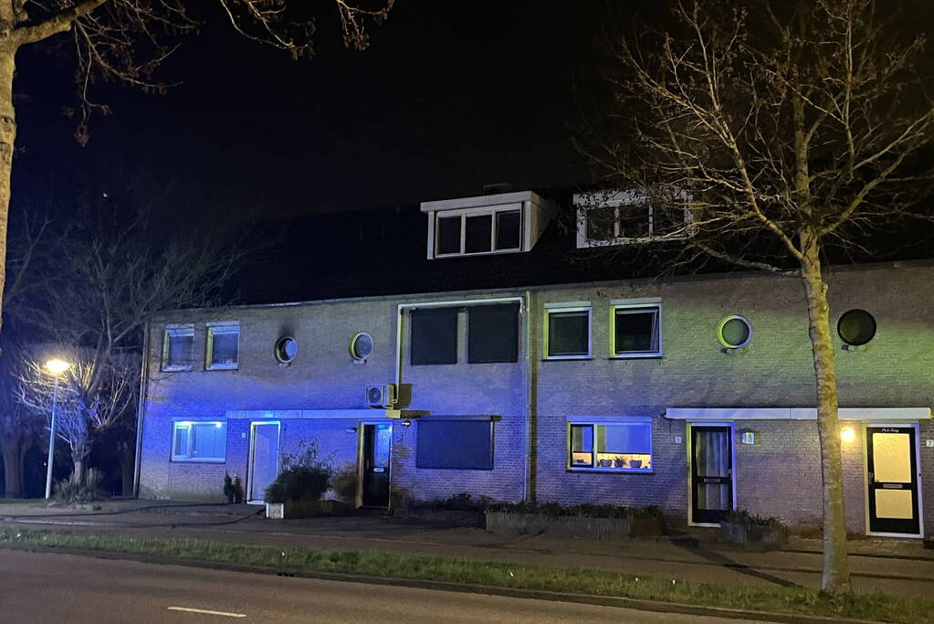 Flinke vlammen bij woningbrand op eerste etage