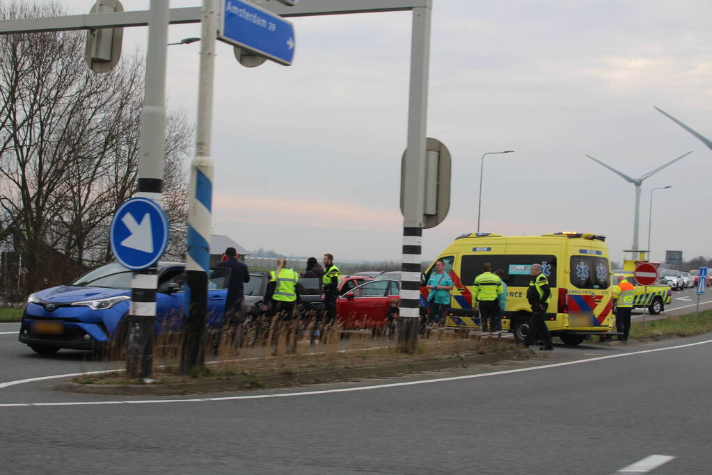 Twee voertuigen afgesleept na kop-staartaanrijding