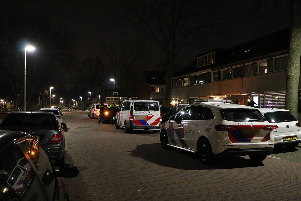 Veel politieinzet rondom woning