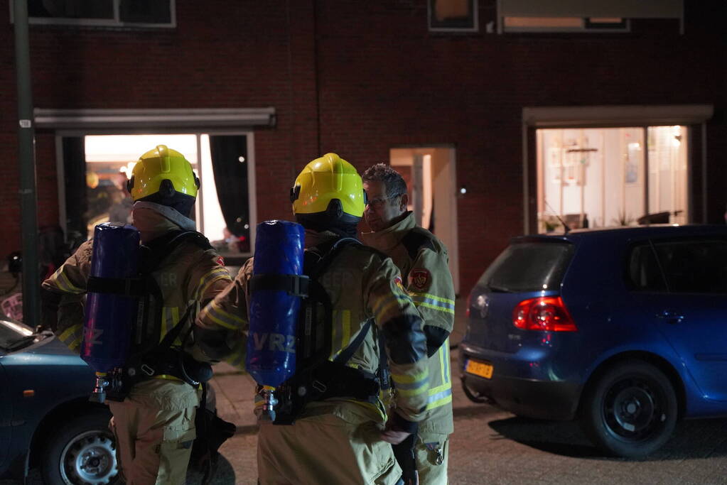 Brandweer doet onderzoek naar vreemde lucht