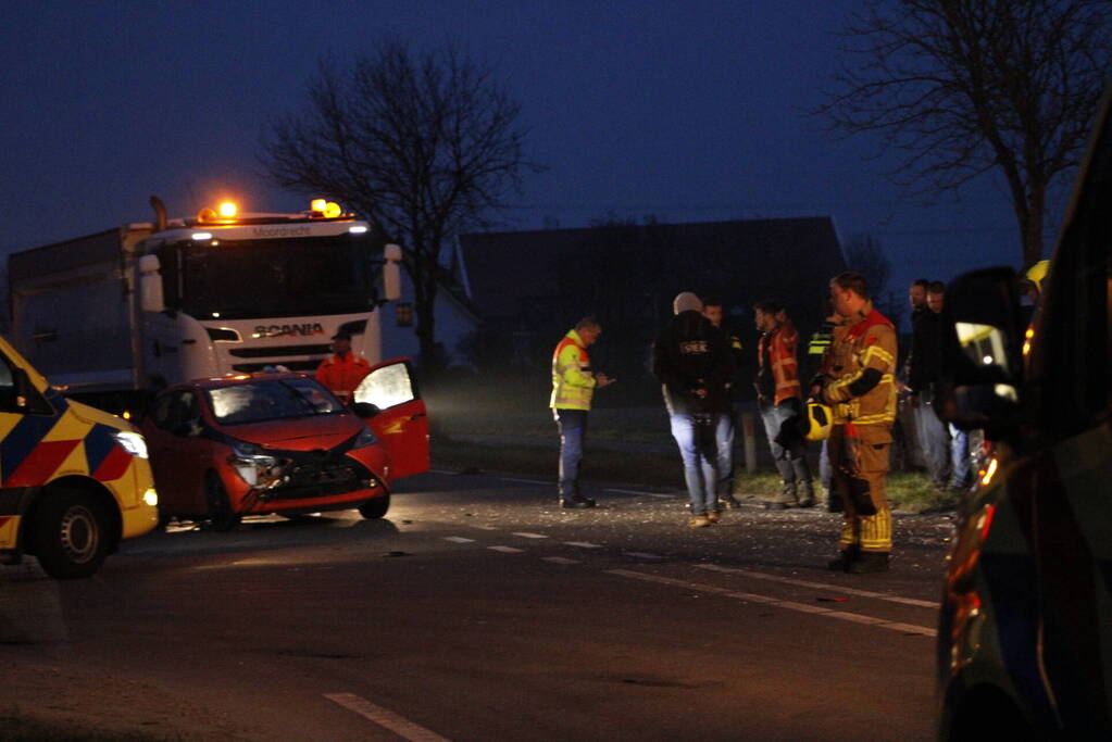 Meerdere voertuigen beschadigd bij botsing