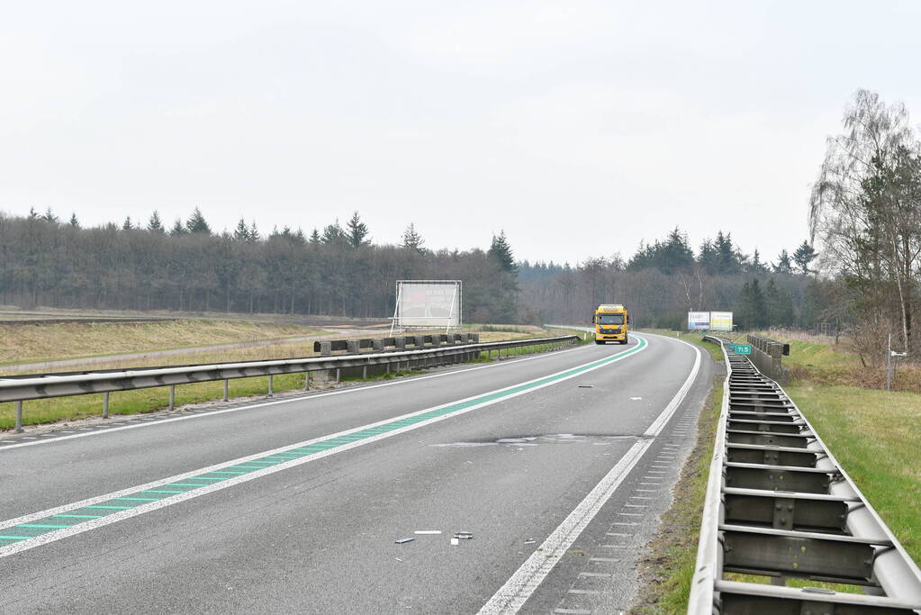 Meerdere auto's met lekke banden vanwege afgevallen lading