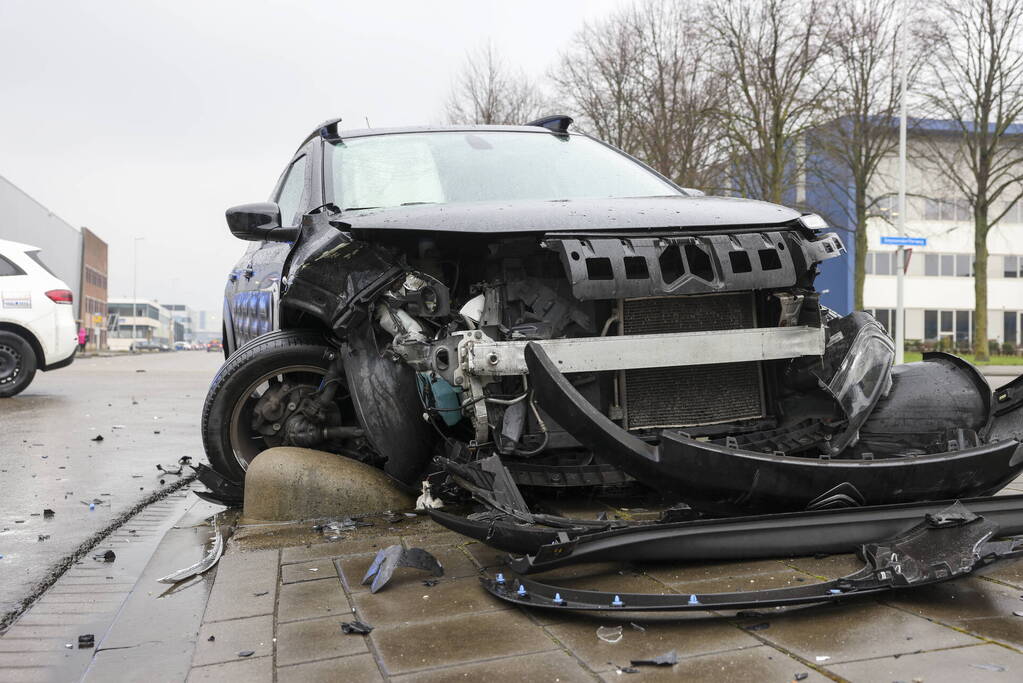 Auto's fiks beschadigd bij botsing