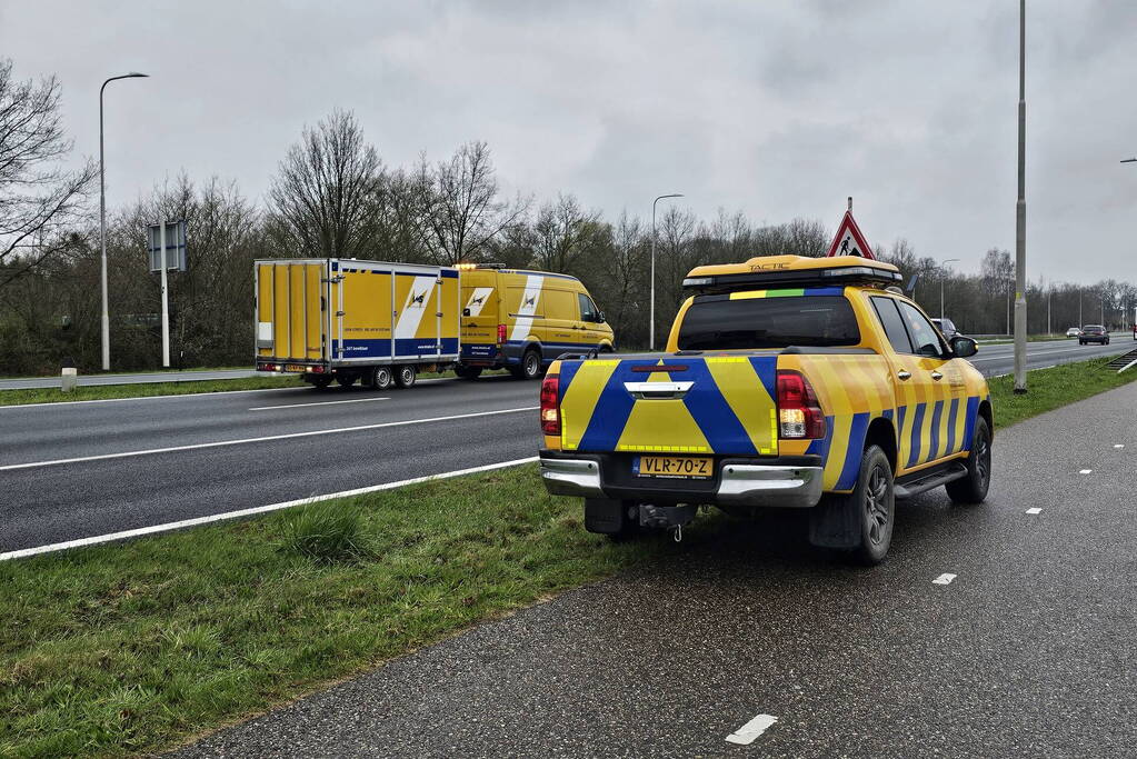 Ziekenhuisafval over de weg heen