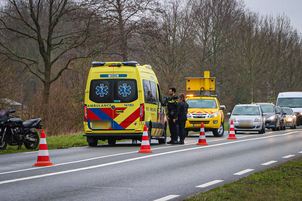 Flinke file door eenzijdig ongeval met motor