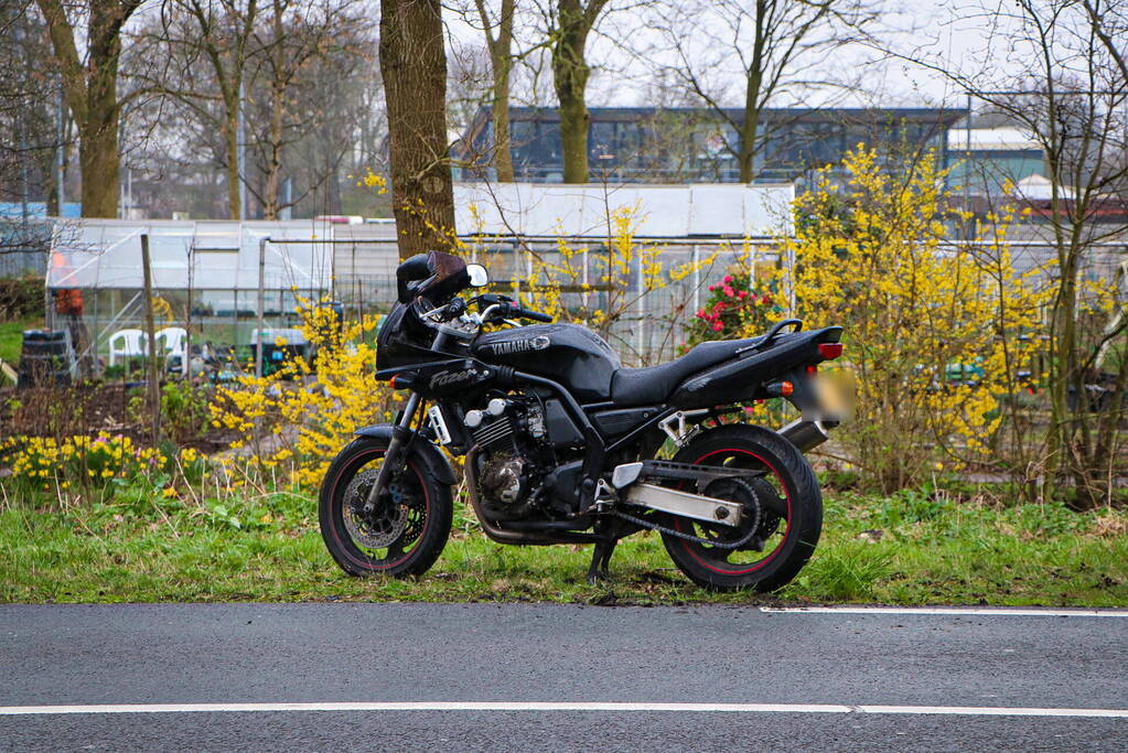 Flinke file door eenzijdig ongeval met motor