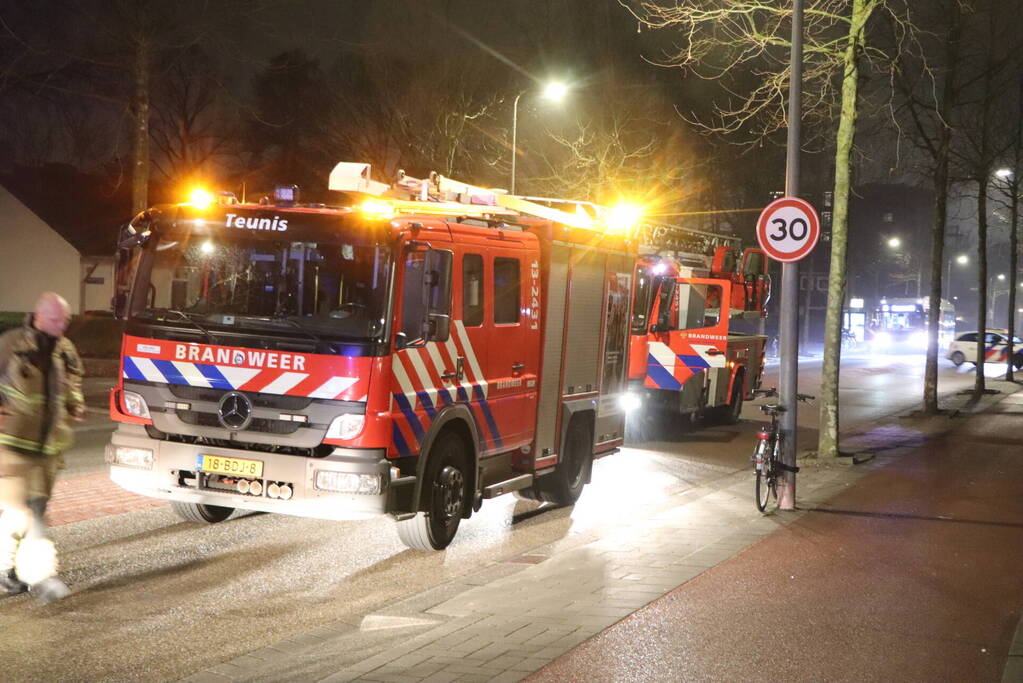 Brand in flatwoning snel onder controle