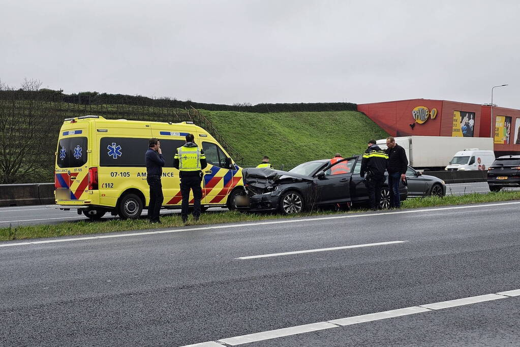 Flinke schade door ongeval op snelweg