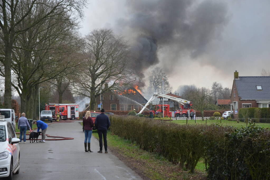 Woonboerderij verwoest door brand