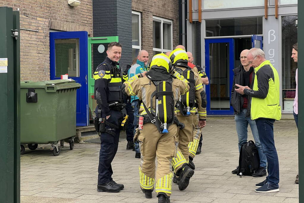 Schoolgebouw ontruimd wegens vreemde lucht