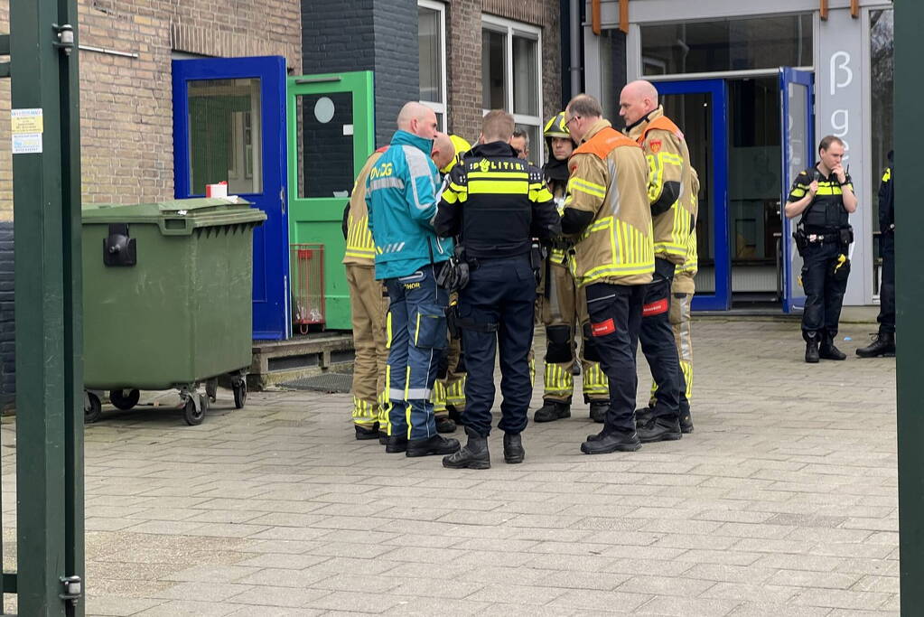 Schoolgebouw ontruimd wegens vreemde lucht