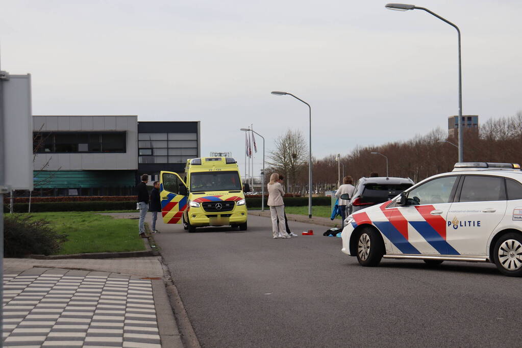 Persoon gewond bij botsing met auto