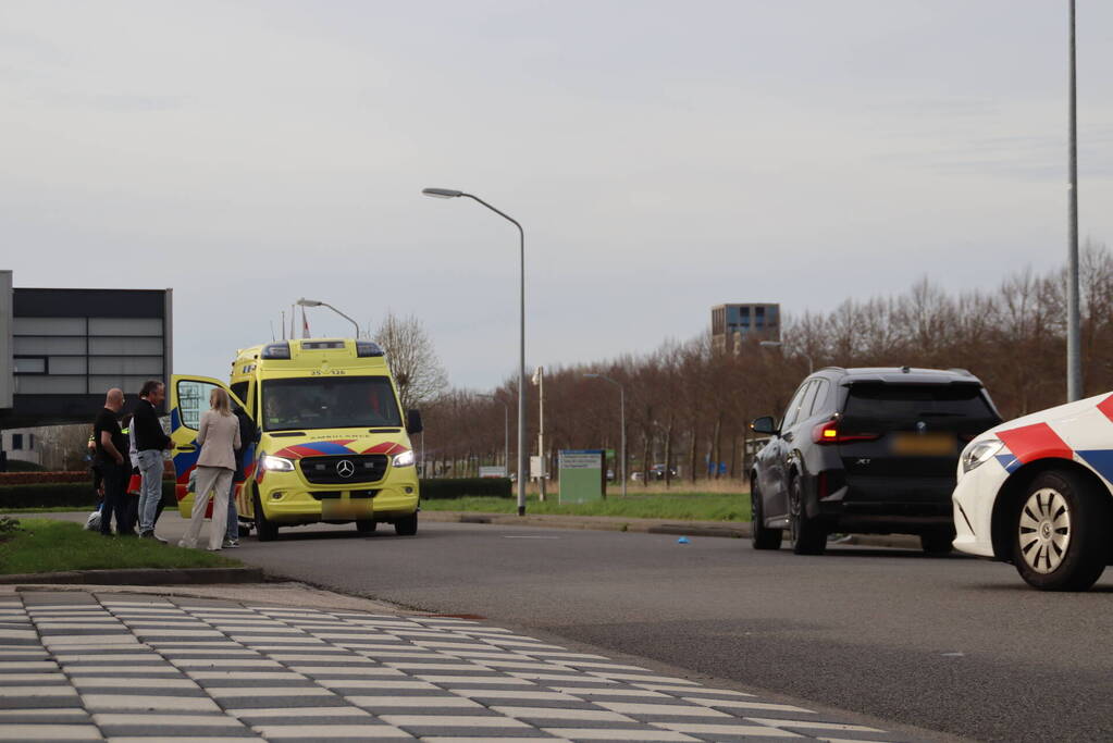 Persoon gewond bij botsing met auto