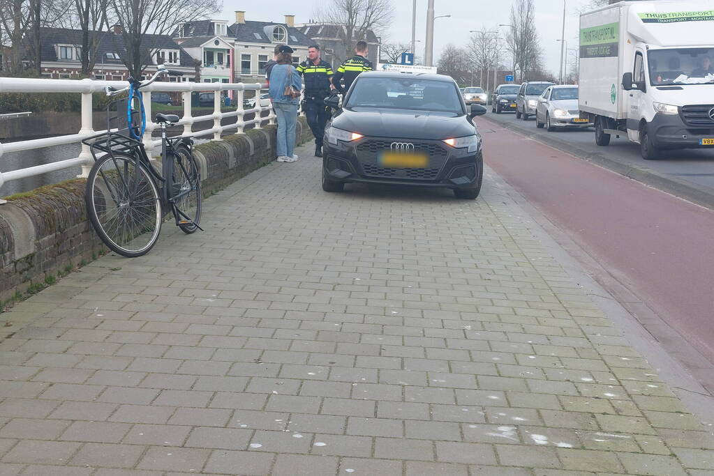 Les auto betrokken bij kop-staartbotsing