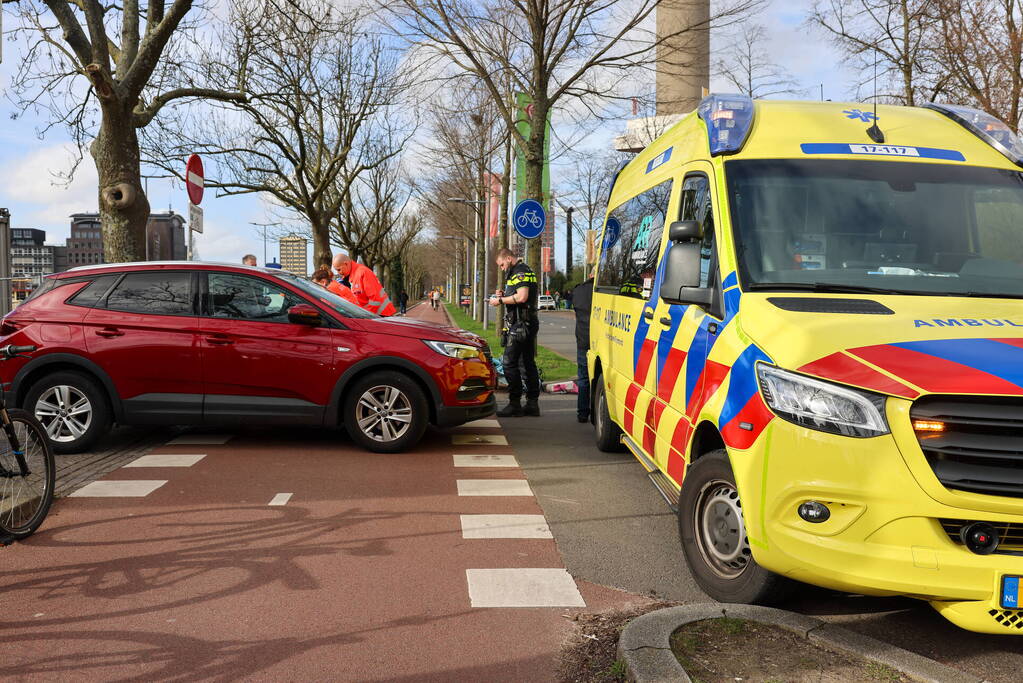 Kind gewond bij ongeval tussen fietser en auto