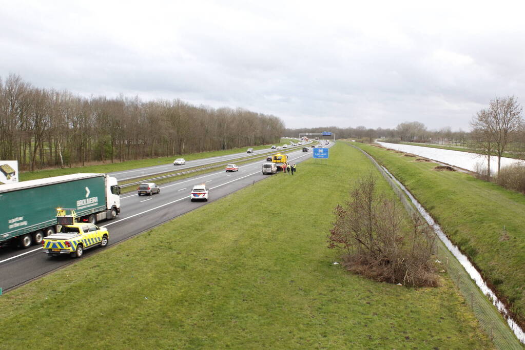 Voertuig beschadigd na kop-staartbotsing