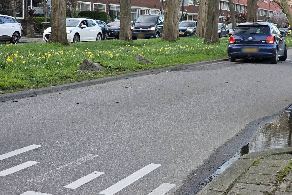 Auto zwaar beschadigd na uitwijkmanoeuvre