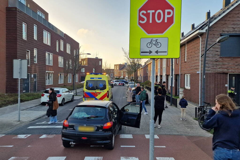 Bestuurster zonder rijbewijs rijdt fietser aan