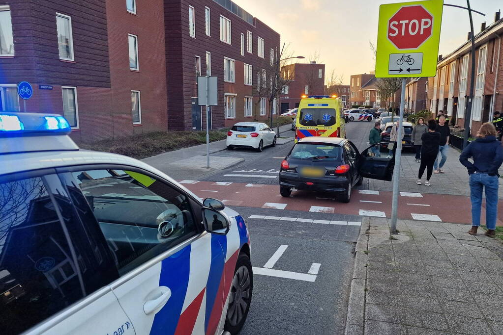 Bestuurster zonder rijbewijs rijdt fietser aan