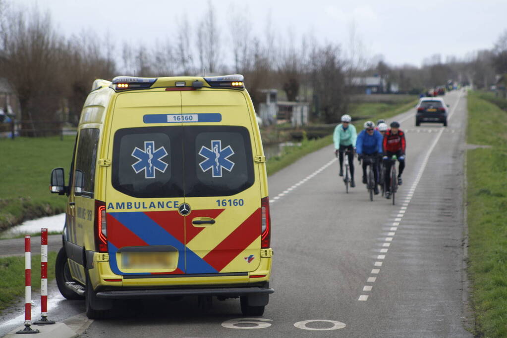 Wielrenners botsen op vluchtheuvel tijdens fietstocht