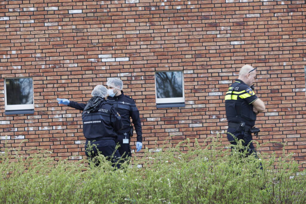 Zwaargewonde na steekpartij bij flat