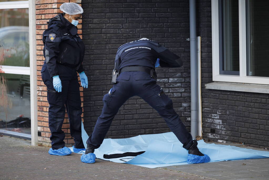 Zwaargewonde na steekpartij bij flat