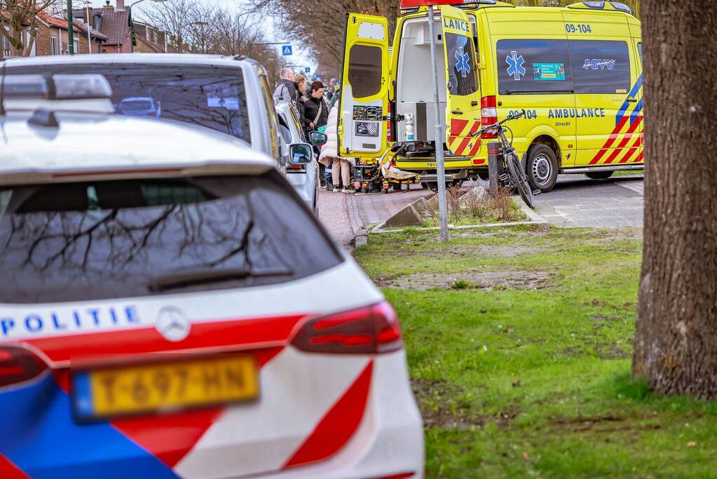 Fietser gewond bij botsing met auto