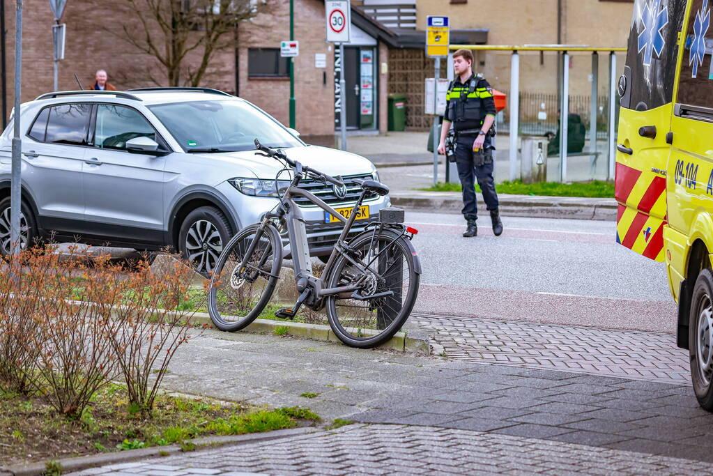 Fietser gewond bij botsing met auto