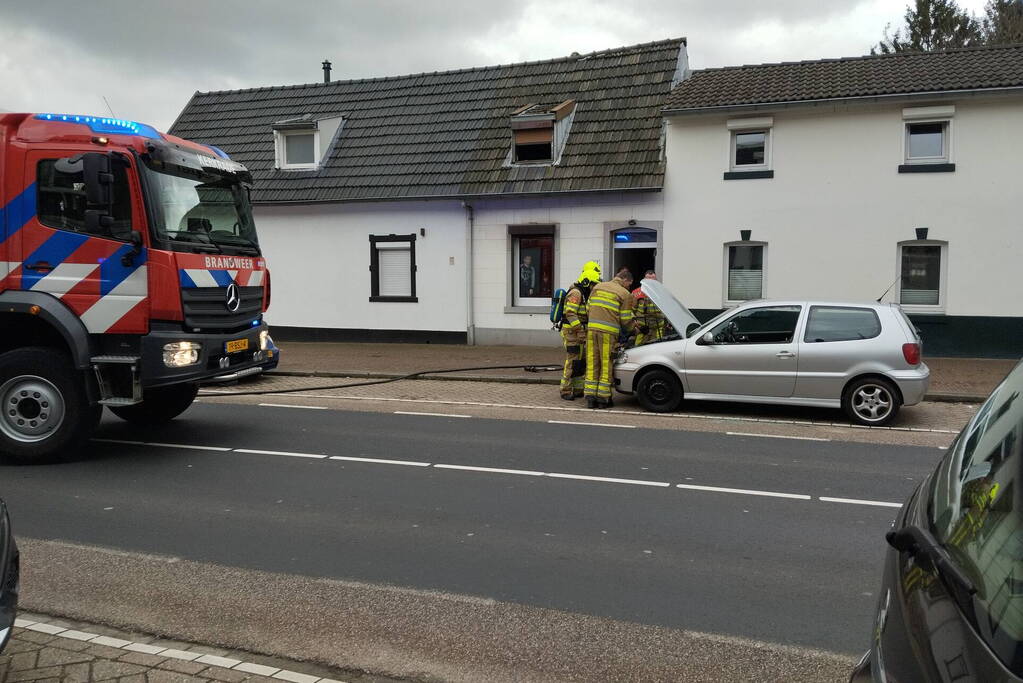 Brand in geparkeerde auto geblust