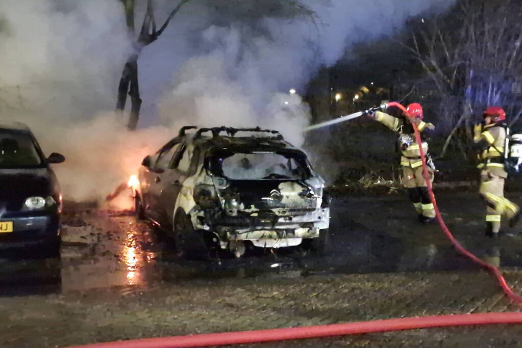 Personenauto verwoest door brand