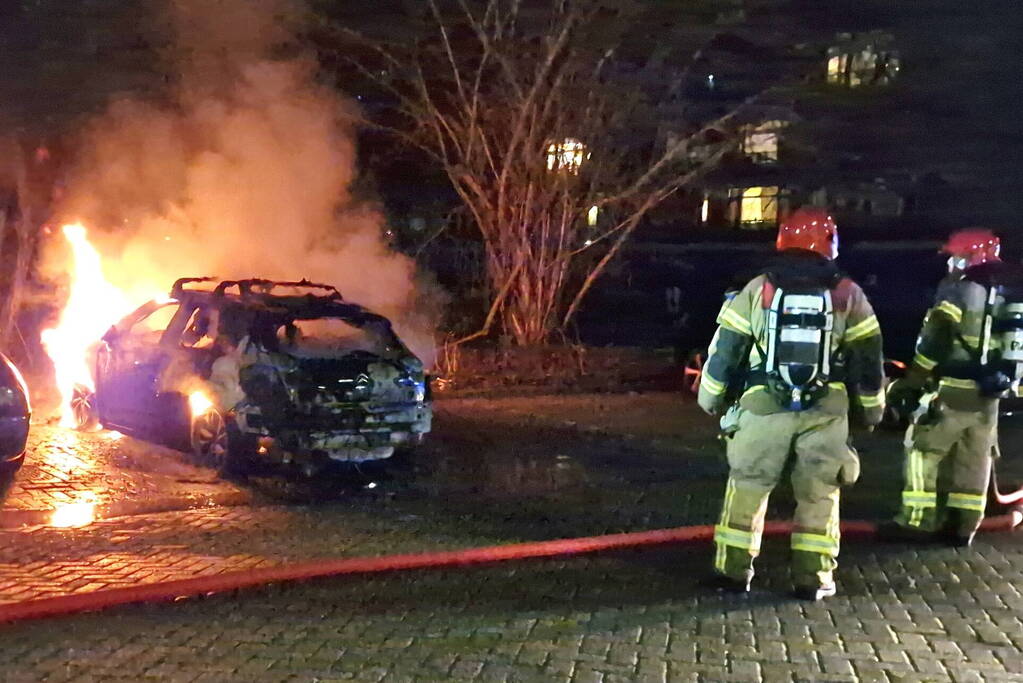 Personenauto verwoest door brand