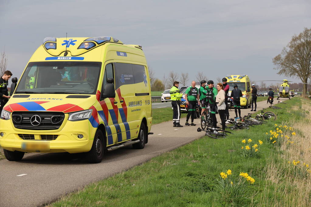 Wielrenner ernstig gewond na val