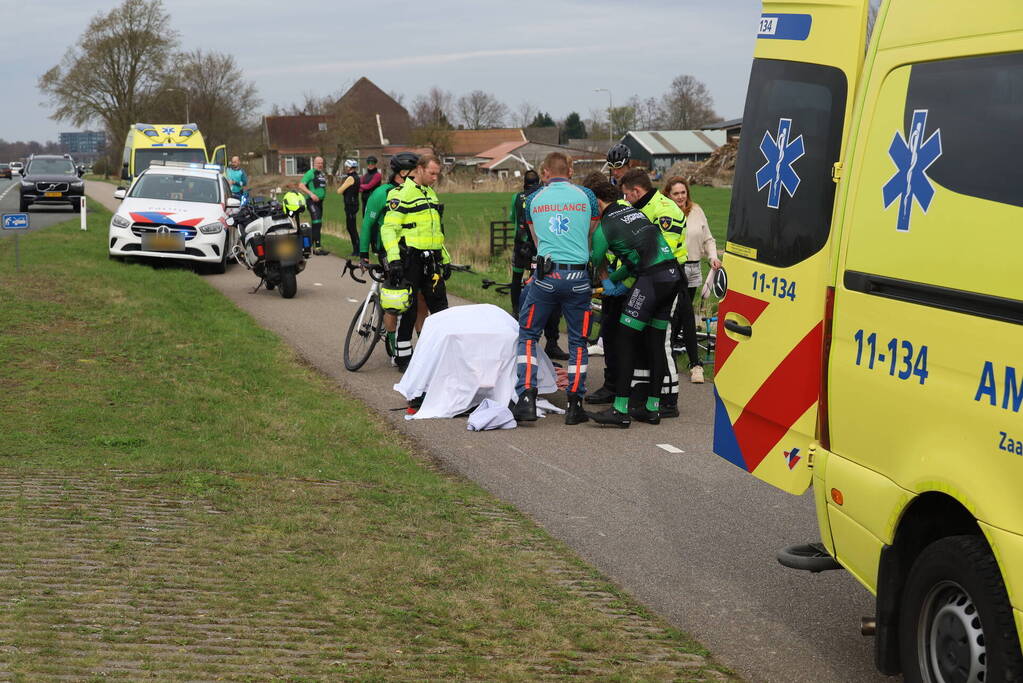 Wielrenner ernstig gewond na val