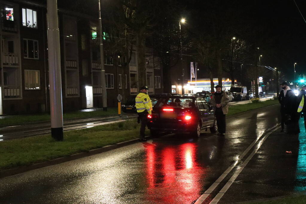 Voetganger geschept door personenauto